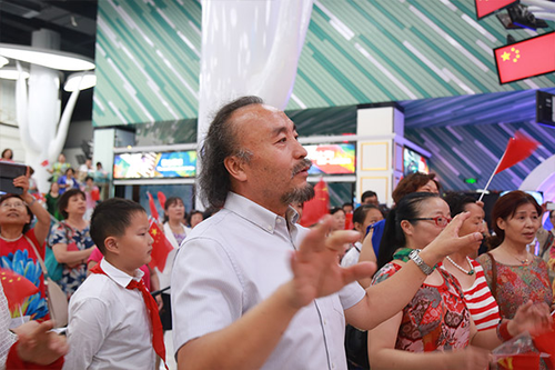 中国万通为建党95周年献礼 红歌快闪惊喜登场