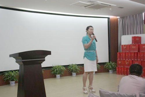 川豪装饰9周年庆 老客户、老员工及家属座谈会