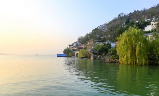 寻觅万佛湖的恬静时光 然后遥想公瑾当年