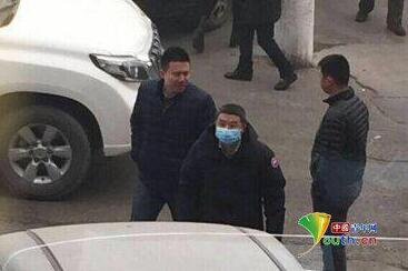 郑州带黑社会“占领”医院公务员 欲起诉记者