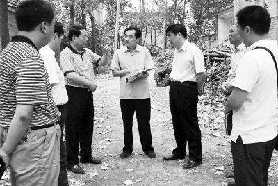七旬老人控告村民私占土地 遭报复家中被杀