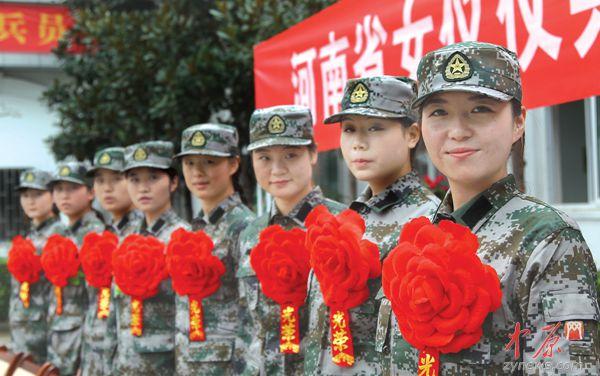 三军仪仗队首征女兵 河南1.2万人报名仅入选8
