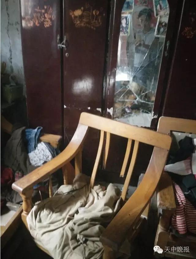 驻马店9岁男孩患怪病不停自虐 病因依旧不清