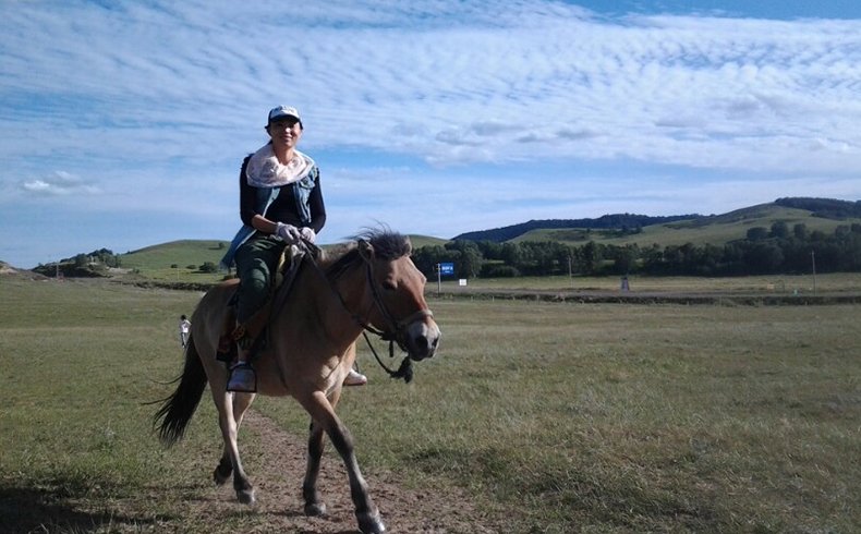 漯河市源汇区实验小学王凌云_2014 微笑服务