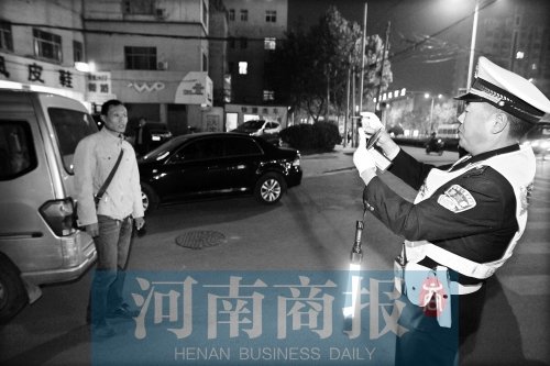 郑州警方“雷霆行动”进行 3000警力巡逻东区