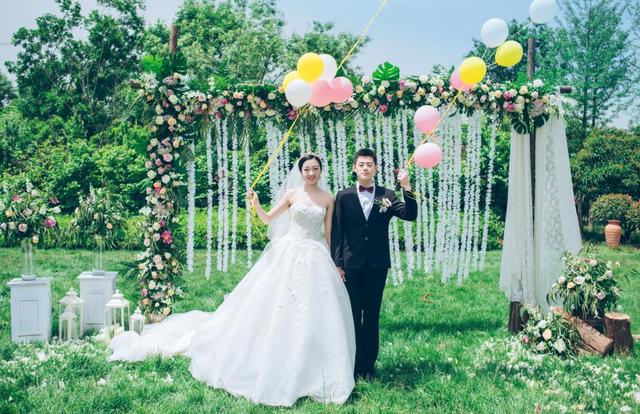 很萌的婚纱_婚纱情侣头像(2)