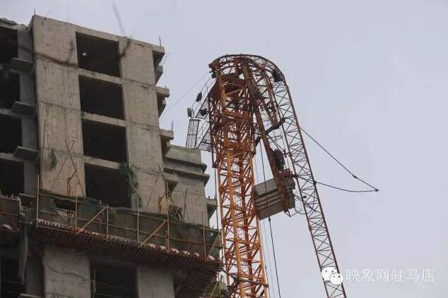 驻马店一房地产工地塔吊断裂 19岁操作员坠亡