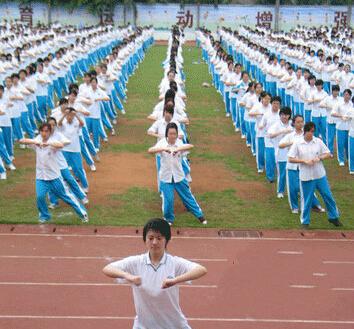 【花椒面】:悲催!男子仨女儿都不是亲生