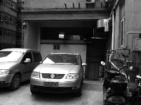 为赚钱 郑州部分小区地下车库用于商业经营