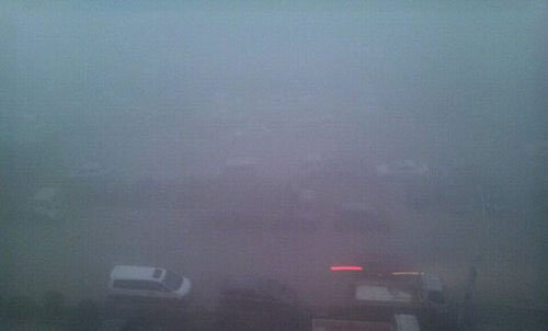 省气象部连发大雾预警 郑州大雾能见度小于50米
