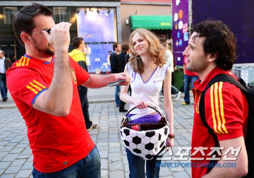 <em>欧洲</em>杯最美<em>女孩</em>19岁<em>萝莉</em>美若天仙_大豫网_腾