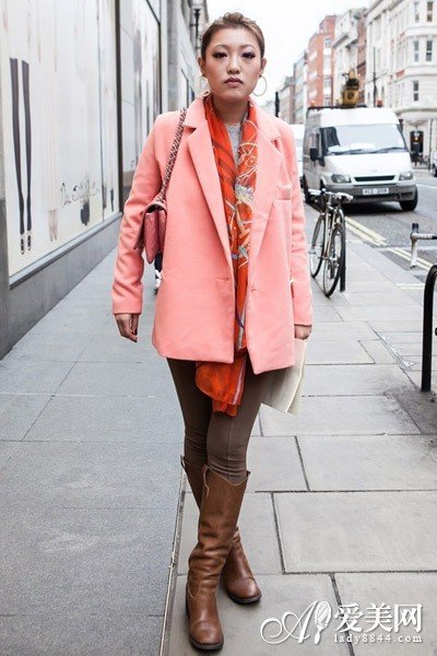 外套+高筒靴 冬装遮小粗腿妙招