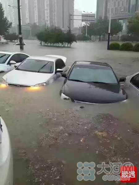 新乡暴雨致32.88万人受灾 直接经济损失2.3亿