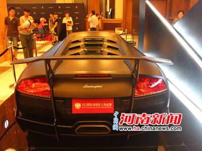 展会现场展出的限量兰博基尼跑车高清图片