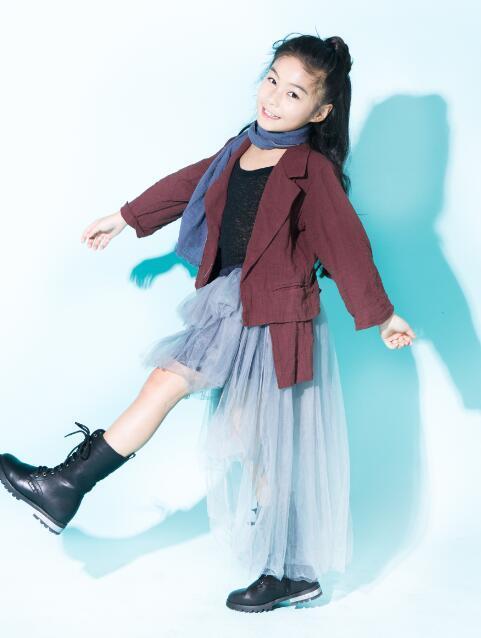 童星李雪蕊网络走红 演艺经历曝光