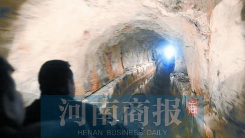 新鄉(xiāng)一村支書墊付200萬給村里修路 建世外桃源