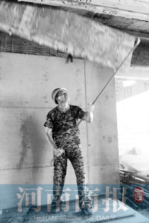 白血病少年开网店 称挣了钱要先还助学贷款