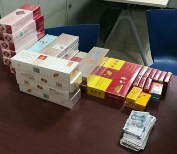 我和男朋友去超市 他要买一盒烟 我买点东西 我们正要