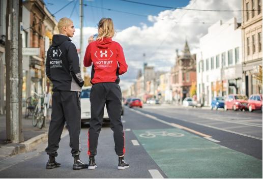 hotsuit赴墨尔本拍摄创意短片,艺术溶于运动激发无限可能