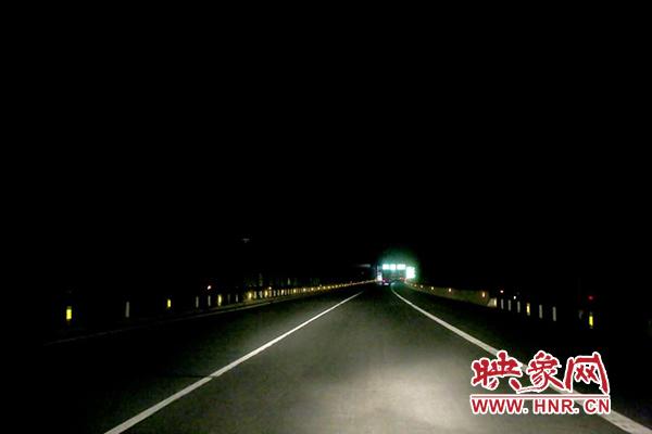 京港澳高速信阳段增“夜航跑道” 不怕天黑