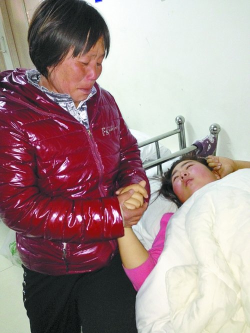 少女济源景区玩滑道摔成胸椎骨折 恐留后遗症