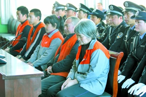 拐卖人口 量刑_男子被拐24年寻亲成功,拐卖人口该怎么判刑