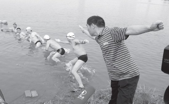 郑州一13岁少年溺亡 防溺水演习意外变成救援