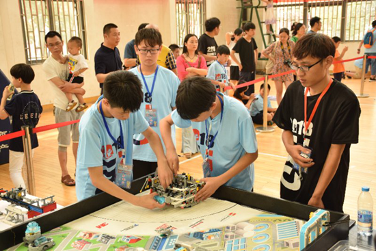 国际机器人奥林匹克大赛首进河南 400余位选手参赛