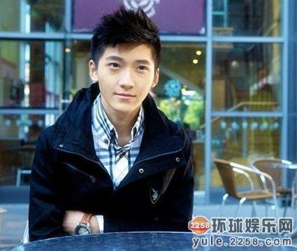 尤其是剧中的绝对男主角"钟羿扬"这个角色,从一出场就抓人眼球.