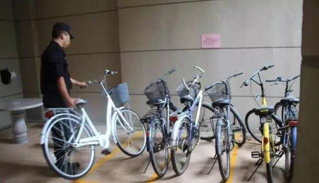 终于知道碧桂园物业保安员的一天都干了什么!