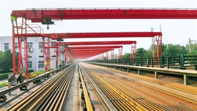 探秘郑州高铁钢轨加工厂 每条钢轨都有身份证