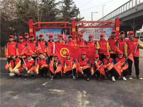 锋精神,做文明国庆人--郑州国庆中学主题班会和