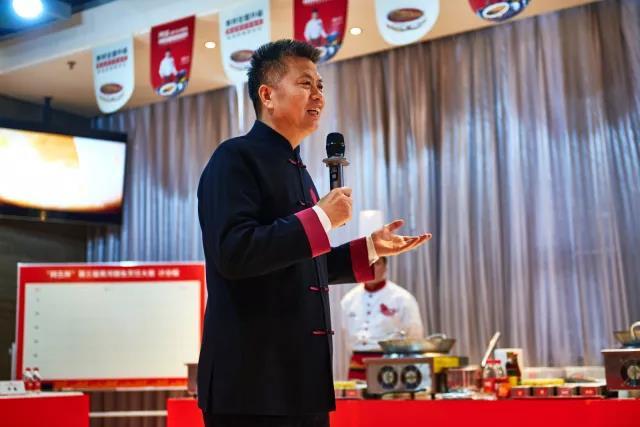 一老外跑中国厨师之乡比赛,竟然拿了冠军