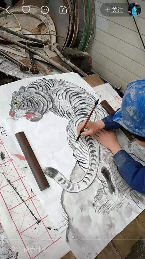 河南“抹灰哥”工地练字蹿红:哪怕身处尘埃,心中也有山川湖海