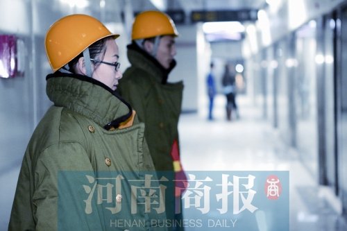平均年龄25岁以下 地铁站“管家”已上岗半年多