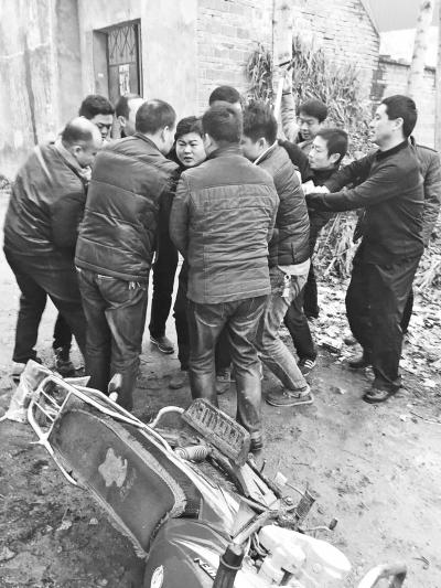 南阳男子5小时跨县杀死3陌生人 曾称我去杀人哩