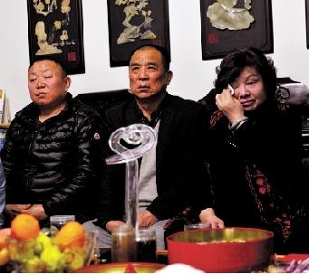 豫剧名家王宽入选"感动中国" 16年养大5孤儿