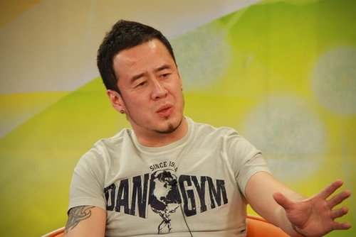 杨坤经历十年蜕变 《真的很在乎》诠释男人情