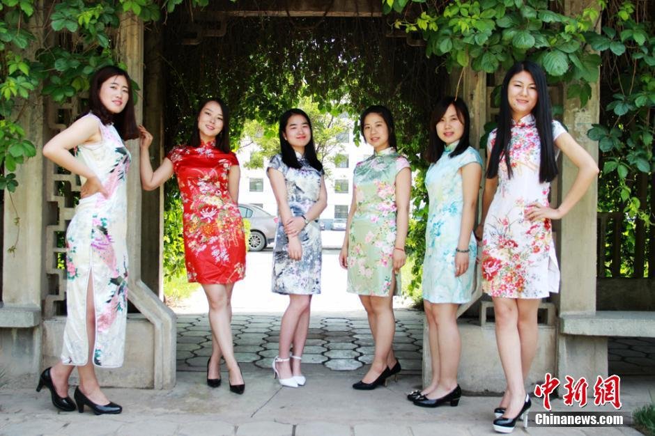团体6人拍照姿势的摆法_3人创意拍照姿势的摆法_团体6人拍照姿势的摆法