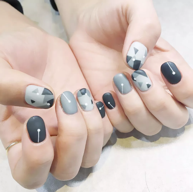 美吧美啦·美甲:性冷淡风美甲,就是这么高级!