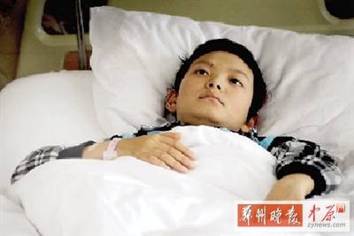 周口12岁男孩病床写“遗书”爸爸妈妈放弃我吧