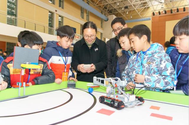第23届郑州市青少年科技创新大赛--机器人竞赛