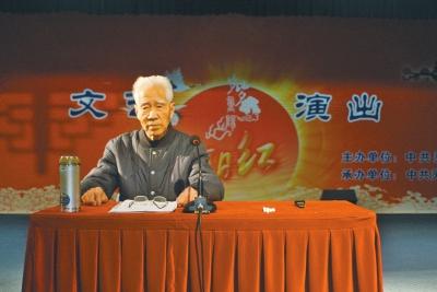 靈寶92歲老人堅(jiān)持做義教 愛學(xué)習(xí)86歲學(xué)電腦