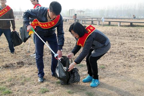 郑州四中发绿色倡议:环保低碳,让绿城更美
