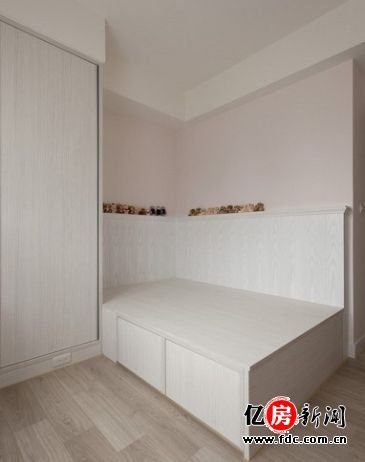 旧房翻新|佛山业主花三千改造玄关,1㎡塞进60双鞋,邻居天天抄作业
