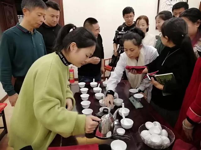 感悟岩韵之美——中国•赢和高级评茶讲师(STEL)首期课程纪实一