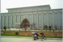 “国家级贫困县”光山县政府豪华办公楼