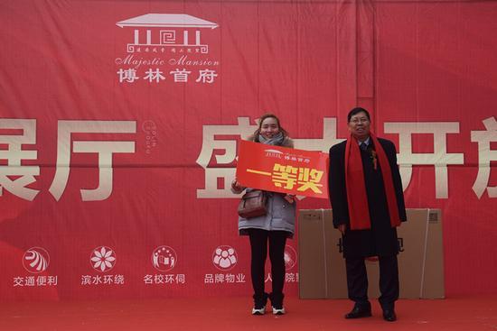 许昌多家媒体,数千名客户共同鉴证博林首府城市展厅开放这一璀璨时刻