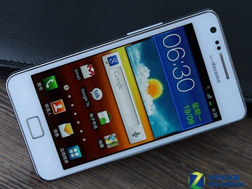 巨靓纯白色 黑白三星9100真机外观对比