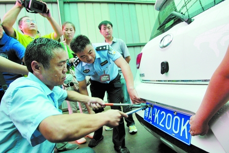 不种田年收入过亿_a大年收入200万(2)